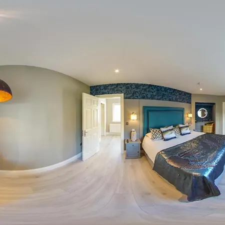 Robeen House * Килларни