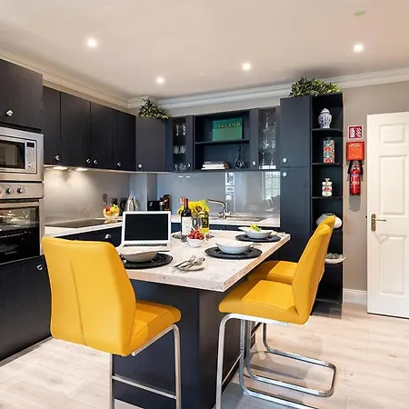 Robeen House * Килларни