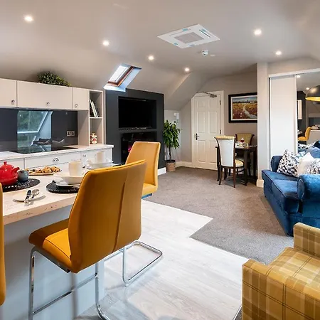 Robeen House Апартаменты *